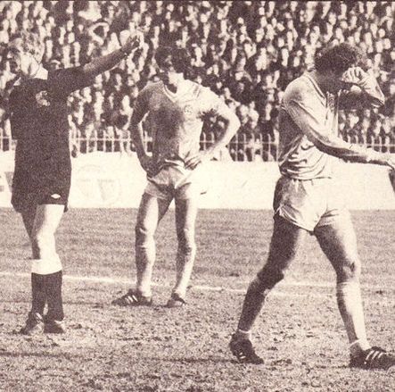 everton home 1981 to 82 francis sent off